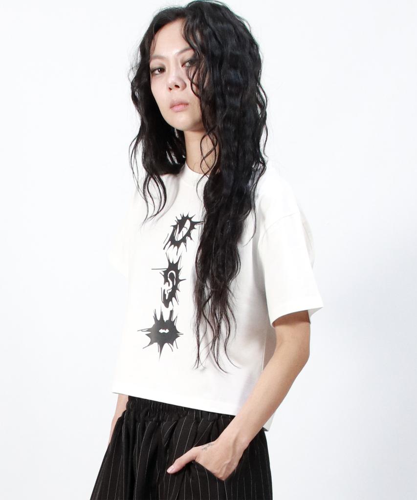 Deumakeu Eerie Graphic Crop Short Sleeve Tee White