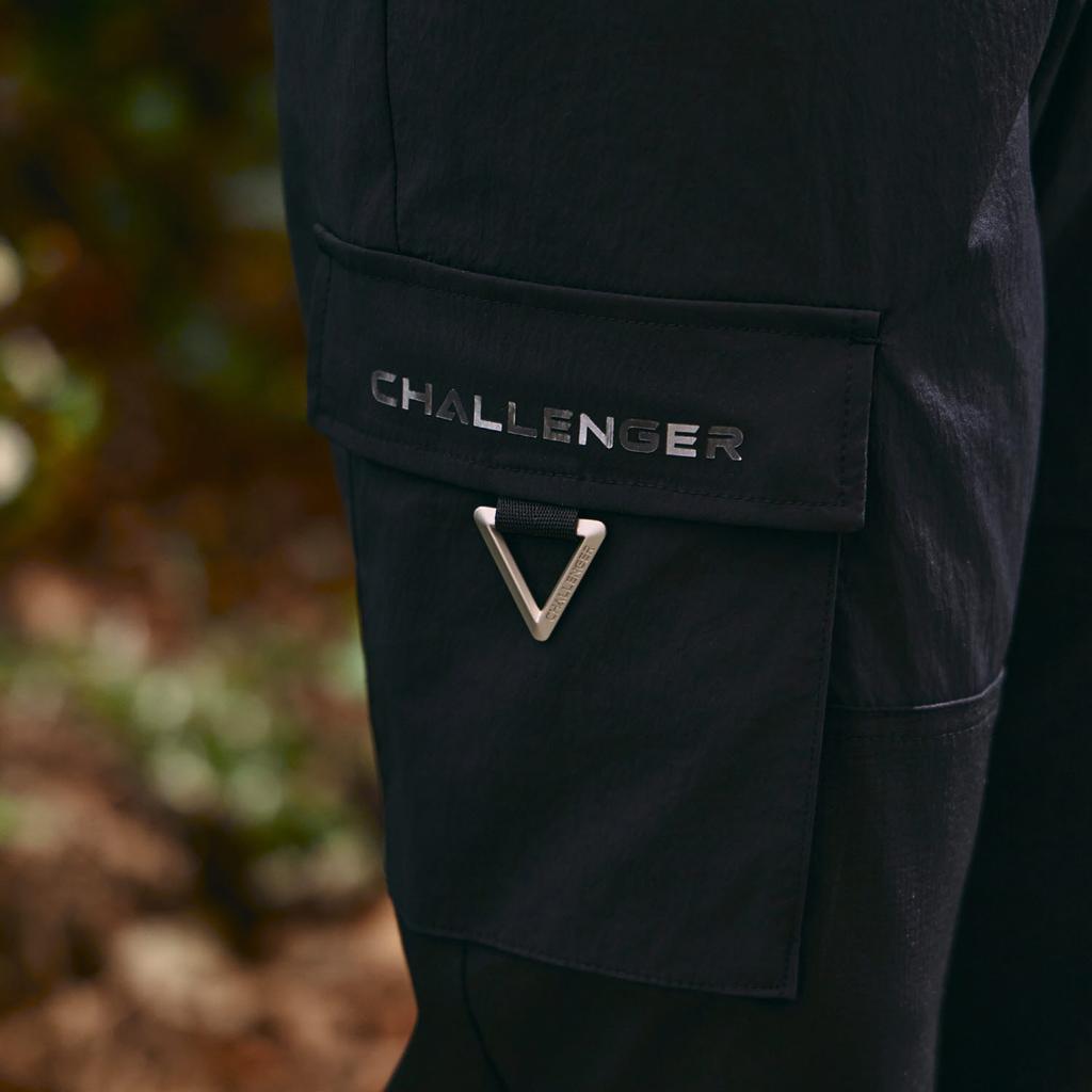 CHALLENGER Men'S Cut-Out Detail Cargo Jogger Pants Black