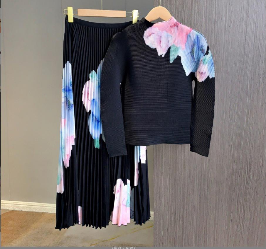 

Женская мода осень 2025: Костюм-двойка из плиссированного топа и юбки One Size чёрный