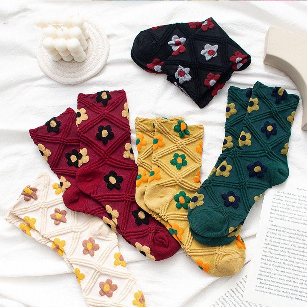 5Pairs Embroidery Women Cotton Socks Breathable Autumn Flower Socks Mid Tube Socks Girls  for Girls