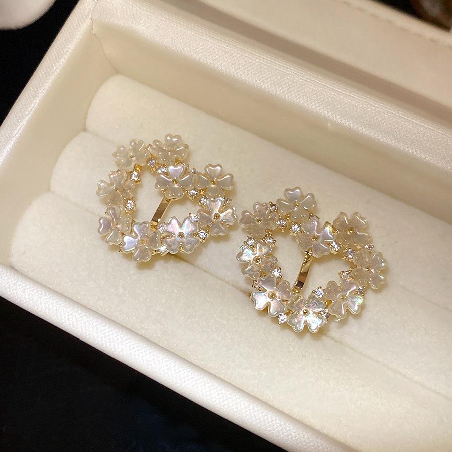 

K real gold electroplated zircon resin flower ear clips fresh and sweet temperament earrings light luxury high-end earrings women