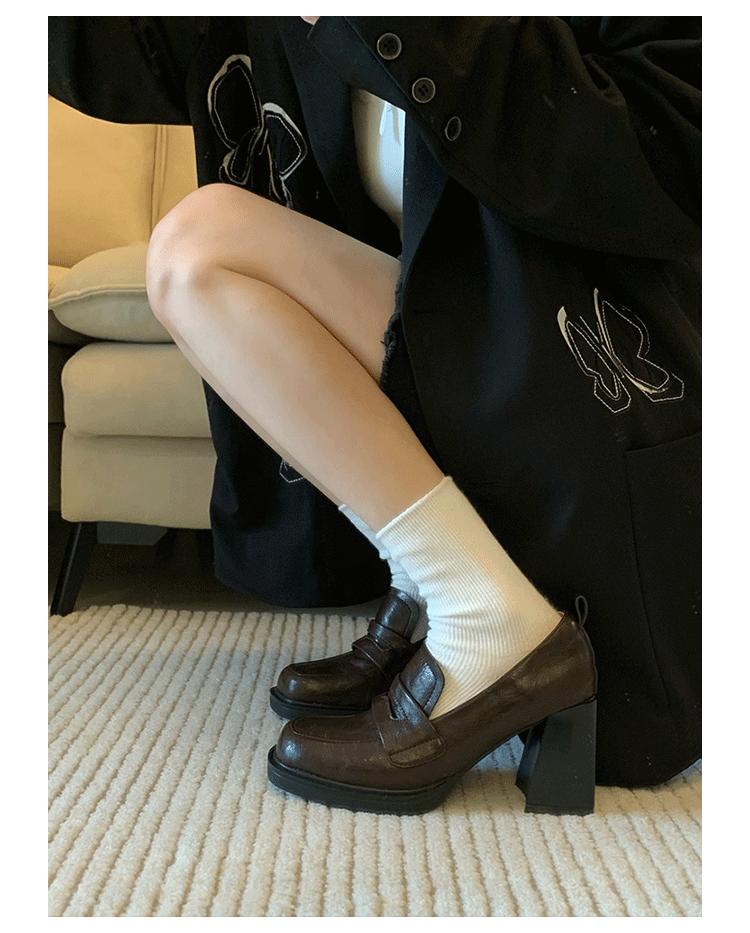 

New retro women s shoes high-heeled small leather shoes women s thick-soled one-pedal thick-heeled single shoes 35 темно-коричневого кольору