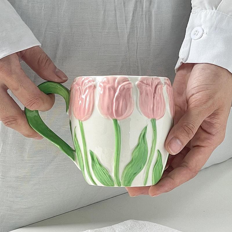 Tulpe Relief Handbemalte Tasse Exquisite Tasse Wasserbecher Mädchen Keramik Kaffee Milch Tee Koreanischer Stil Tasse
