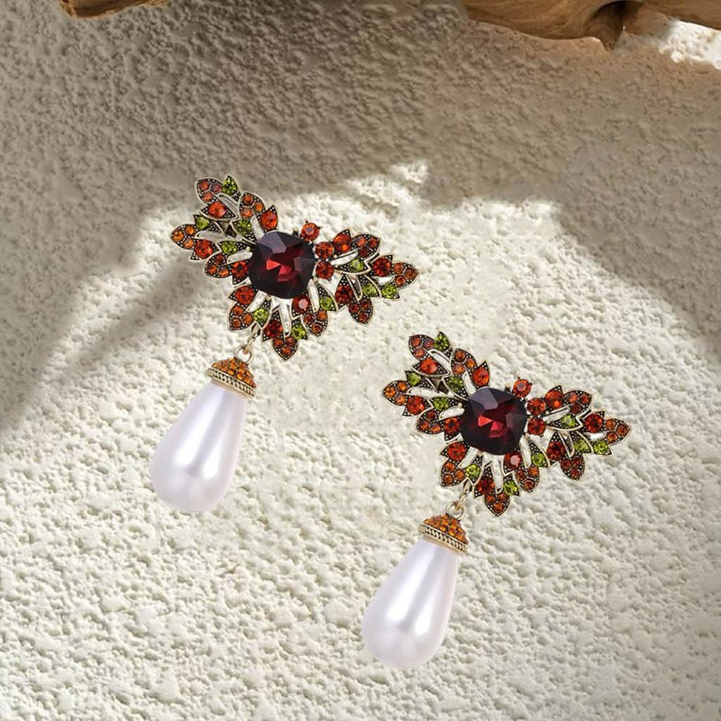 Elegant Vintage Pearl And Green Ruby Brooch Adornment With Alloy Setting For Formal Events And Fashionable Outfits