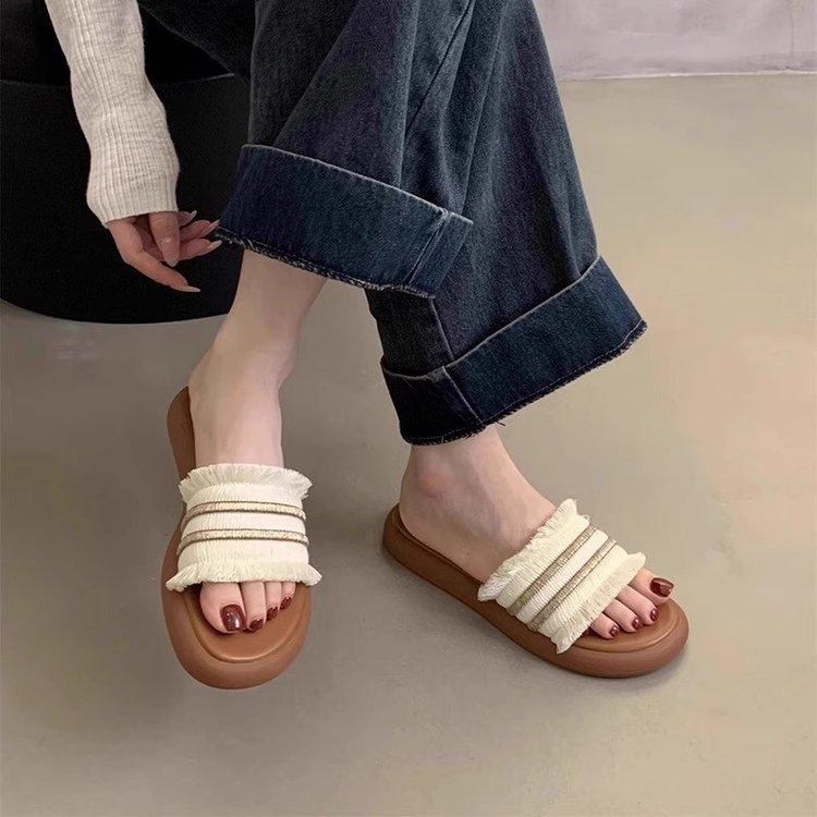 Thick-bottomed beautiful cool slippers women's summer wear 2025 new flat-bottomed fashion with skirts Beach one-word slippers