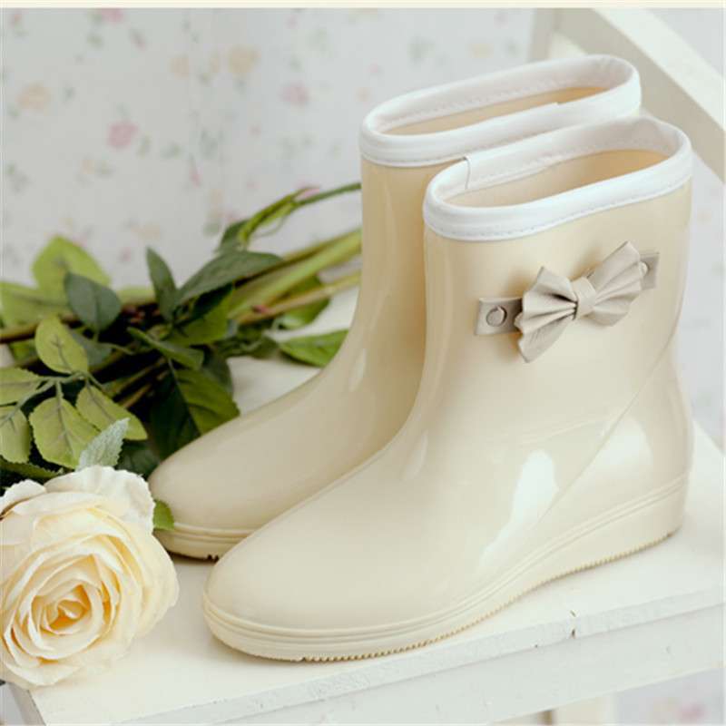 Four Seasons Spring and Autumn Fashion Rain Shoes Women's Rain Boots Korean Short Medium Tube Flat Bottom Non-slip Non-slip Rubber Shoes Overshoes