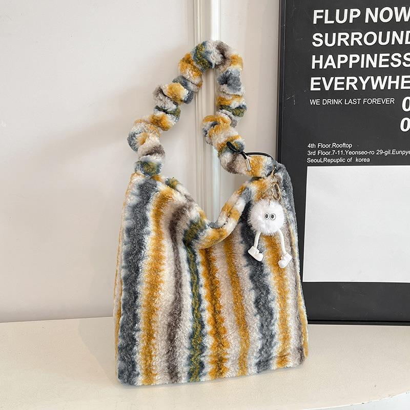 Vintage plush Maillard tote bag women's new fashion shoulder women's bag casual lamb plush messenger bag