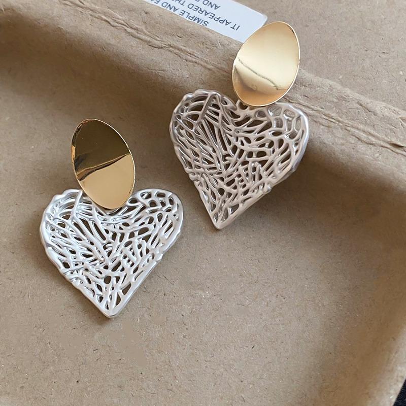Silver needle round love hollow stud earrings niche design temperament earrings light luxury high-end exquisite earrings