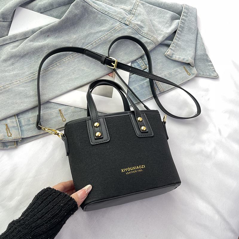 2025 New Bag Women's Bag Trendy Fashion Small Square Bag Popular Plush Pendant Shoulder Messenger Bag Premium Feeling Bag