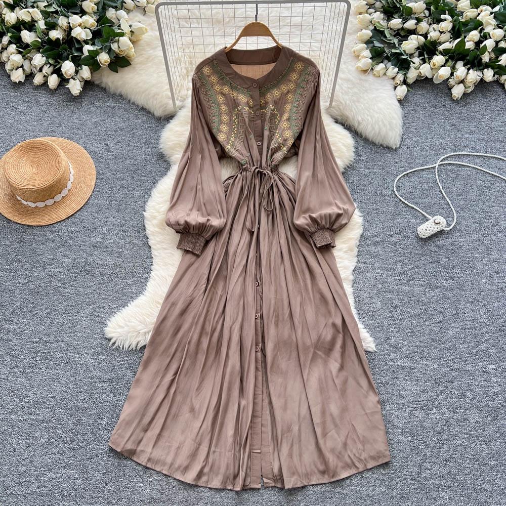 Women's Retro Embroidery Heavy Work Waist Cinching Single Button Ele Long Dress