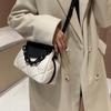 Borsa tote Kawaii 2022 Hit Winter Borsa a tracolla trapuntata imbottita in pelle PU Borsa a tracolla con tracolla a catena di marca di lusso da donna