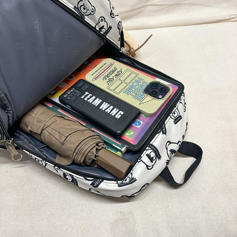 Fresh and Lightweight Large Capacity Contrasting Student Schoolbag New Korean Style College Style Backpack