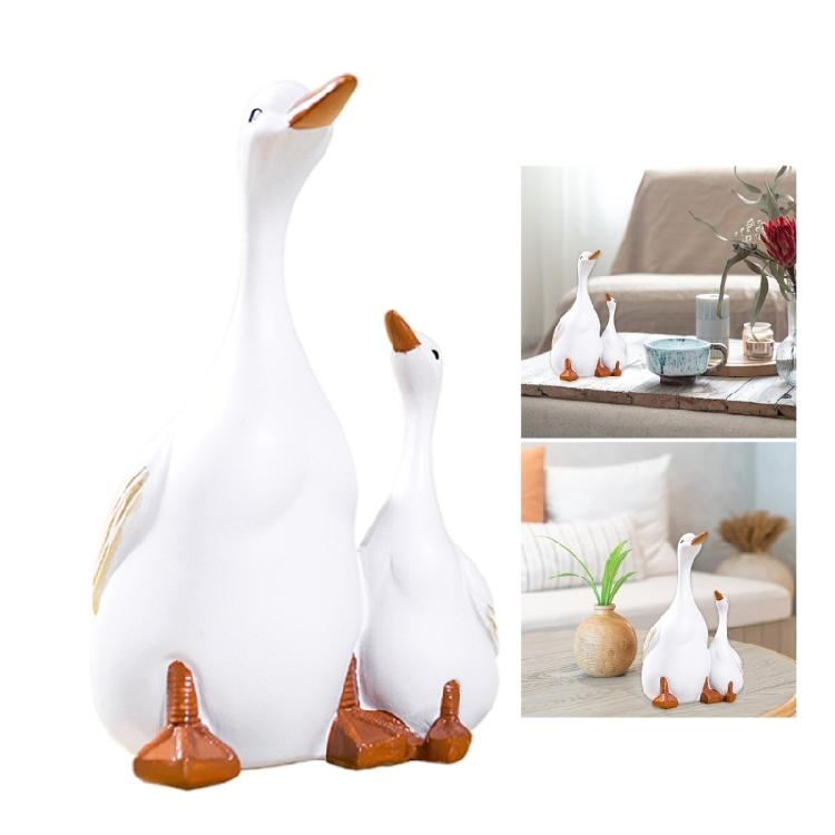 Artistic Duck and Duckling Sculpture for Yard Decoration Quality Resins for Patioes and Entrances