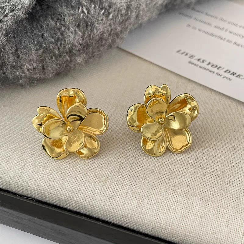 Gold Color Metal Flower Earrings for Women Multi-layers Petals Bohemian Blooming Flowers Earring Simple Design