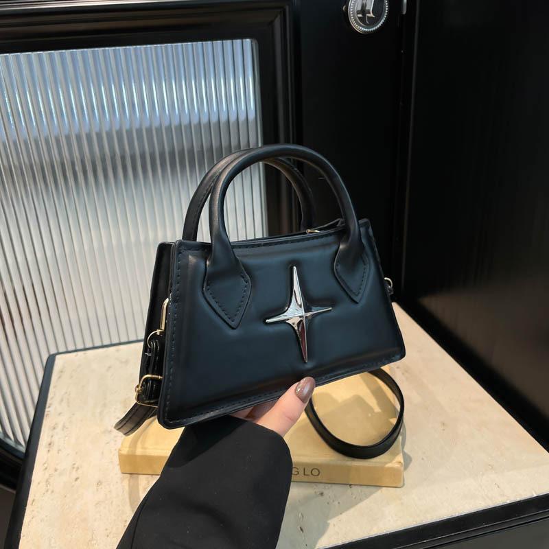 Simple 2025 spring new models, popular foreign style this year, casual commuting, portable shoulder crossbody small square bag woman