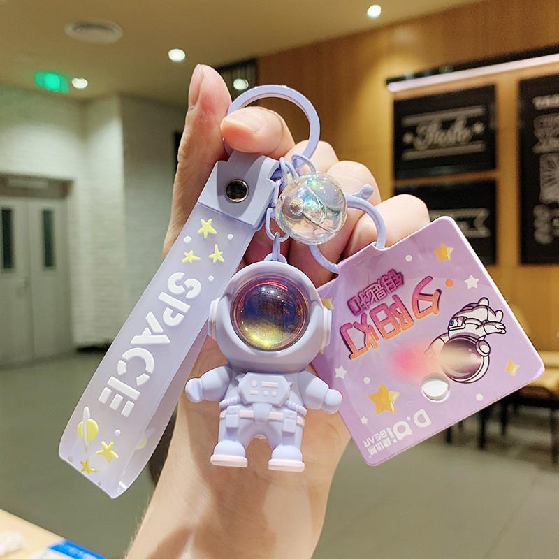 

Sunset Glowing Cute Astronaut Acrylic Keychain Lightup Stylish Accessory фіолетовий
