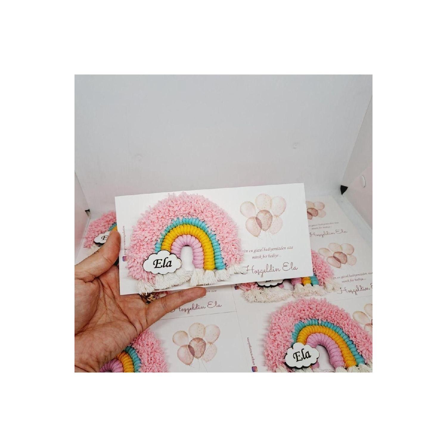 

Брелок или магнит «Радуга» в макраме с деревянным именем и карточкой, 20 шт. розовый