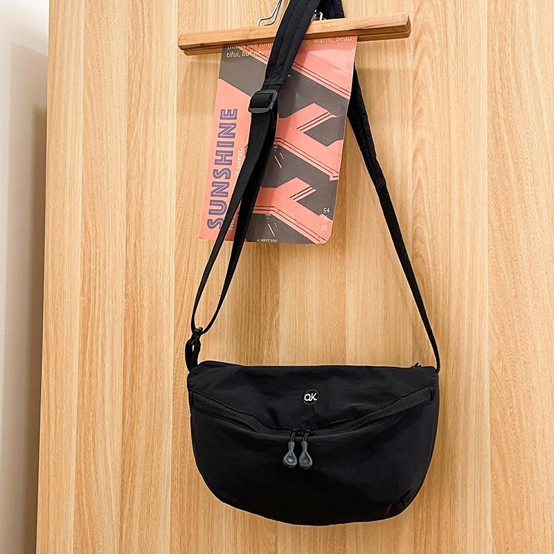 Korean Style Small Shell Shaped Shoulder Bag With Zipper Closure For Commuting