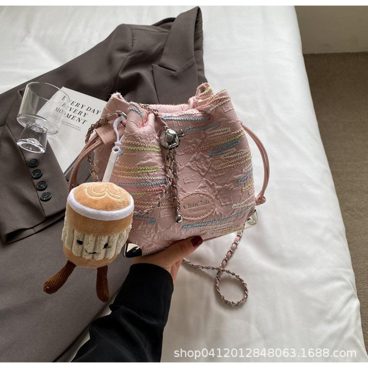 

Summer small fresh bucket bag 2025 new Korean version ins chain messenger bag fashion casual shoulder canvas bag розовый