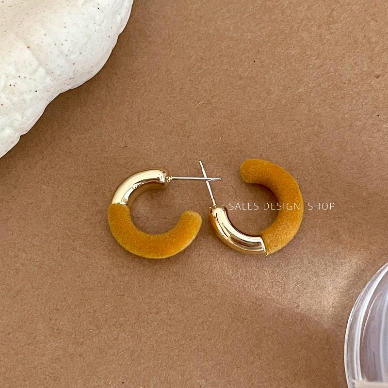 Осенне-зимние разноцветные пусеты с флоком: Универсальный, простой и модный для женщин