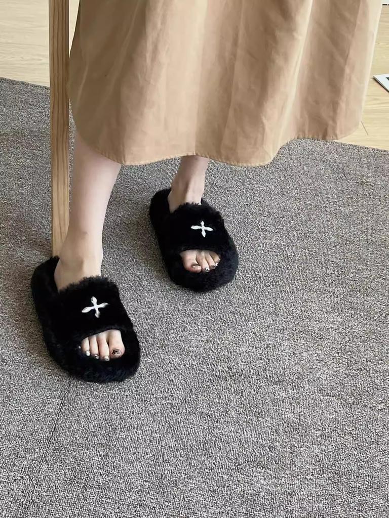 Pantoufles décontractées à semelle épaisse et moelleuses pour l'automne et l'hiver 2025, nouveau ins tendance à semelle plate, décontractées, polyvalentes, croisées, serpillière à cheveux