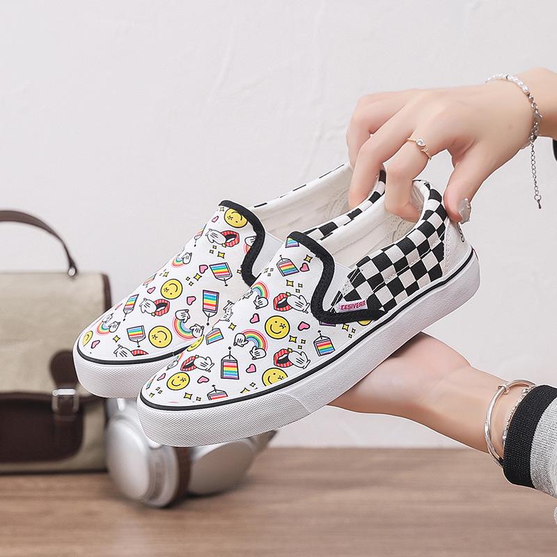 Chaussures Slip-On en toile unisexes 2026: Chaussures plates d'été décontractées style coréen pour étudiants et couples.