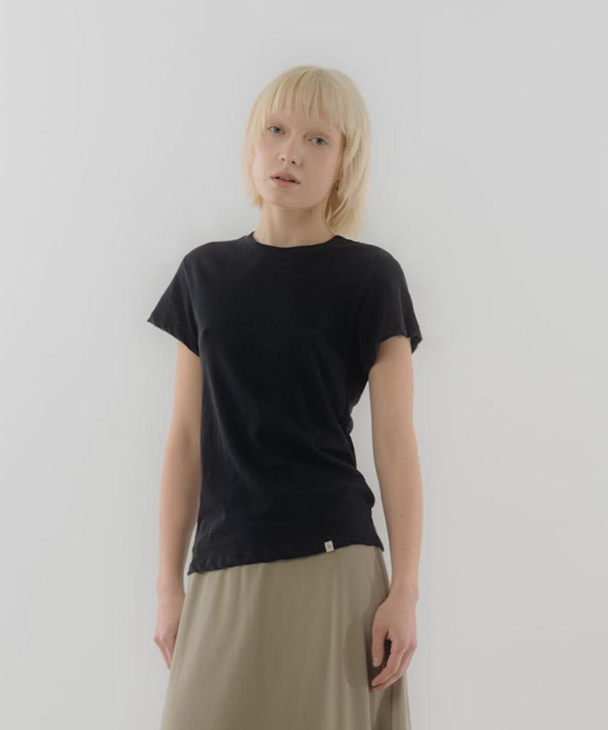 HASUO Cotton Round Neck Tee_Black