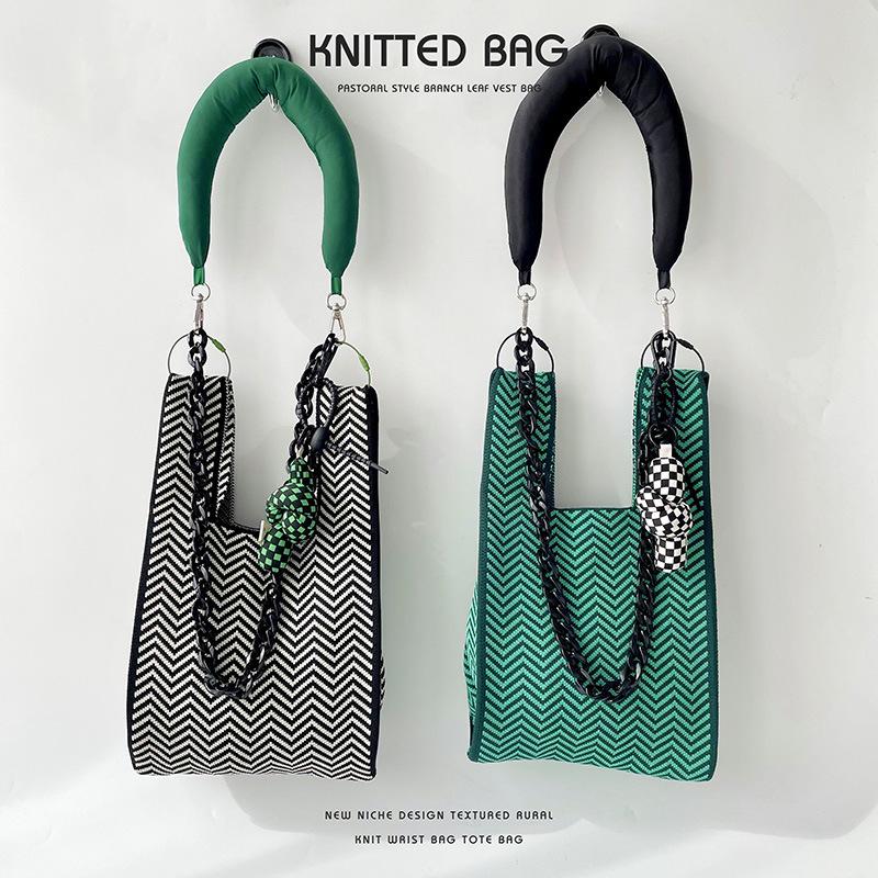 Modern Black & White Knit Handbag: Casual, Versatile, Large Capacity Wrist Bag