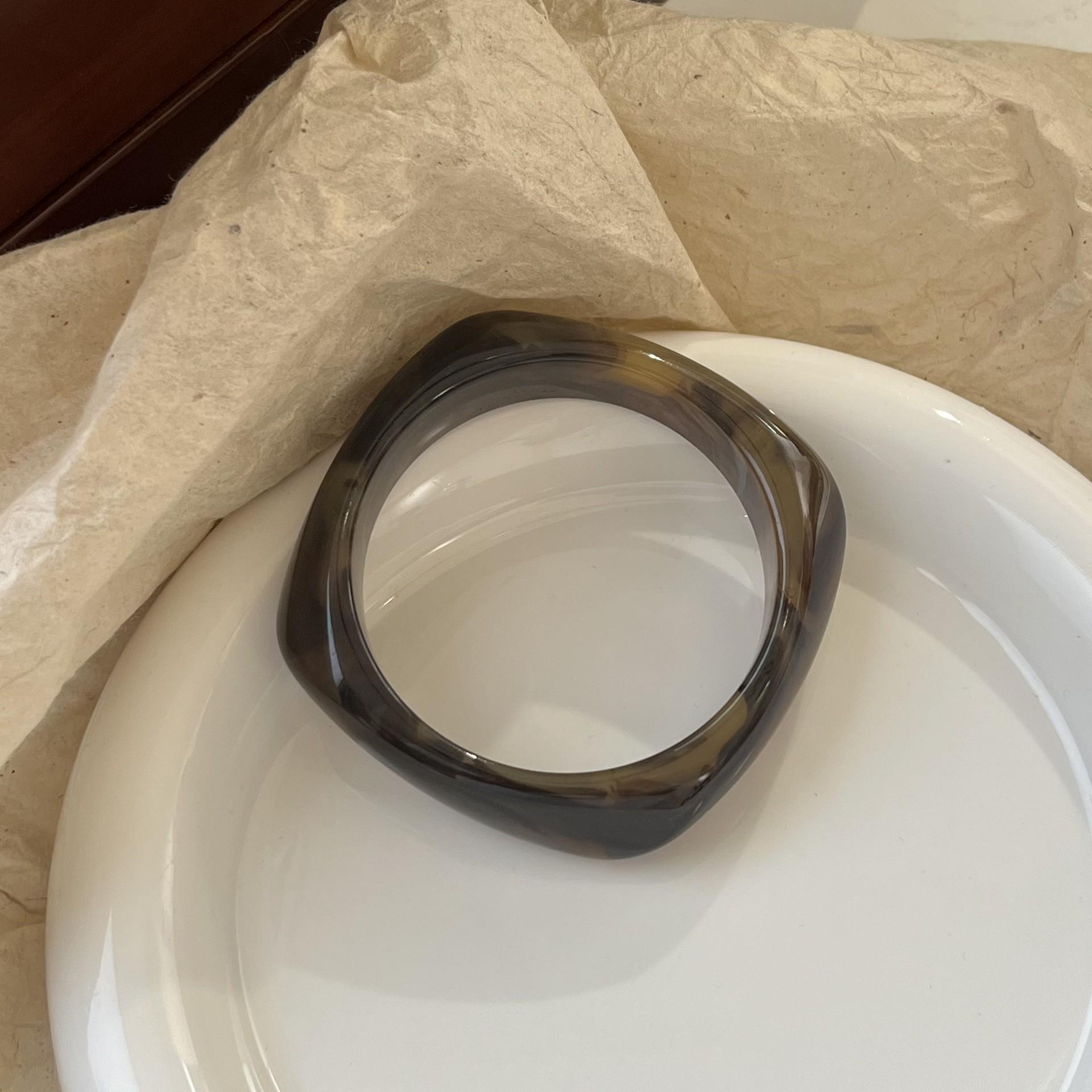 Корейский браслет из неправильной смолы для женщин: Новый браслет высокого класса, нишевого дизайна