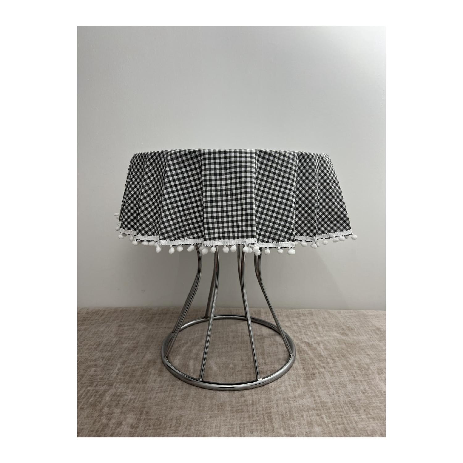

Кругла скатертина з помпоном Bommel Gingham Round 80 x 80