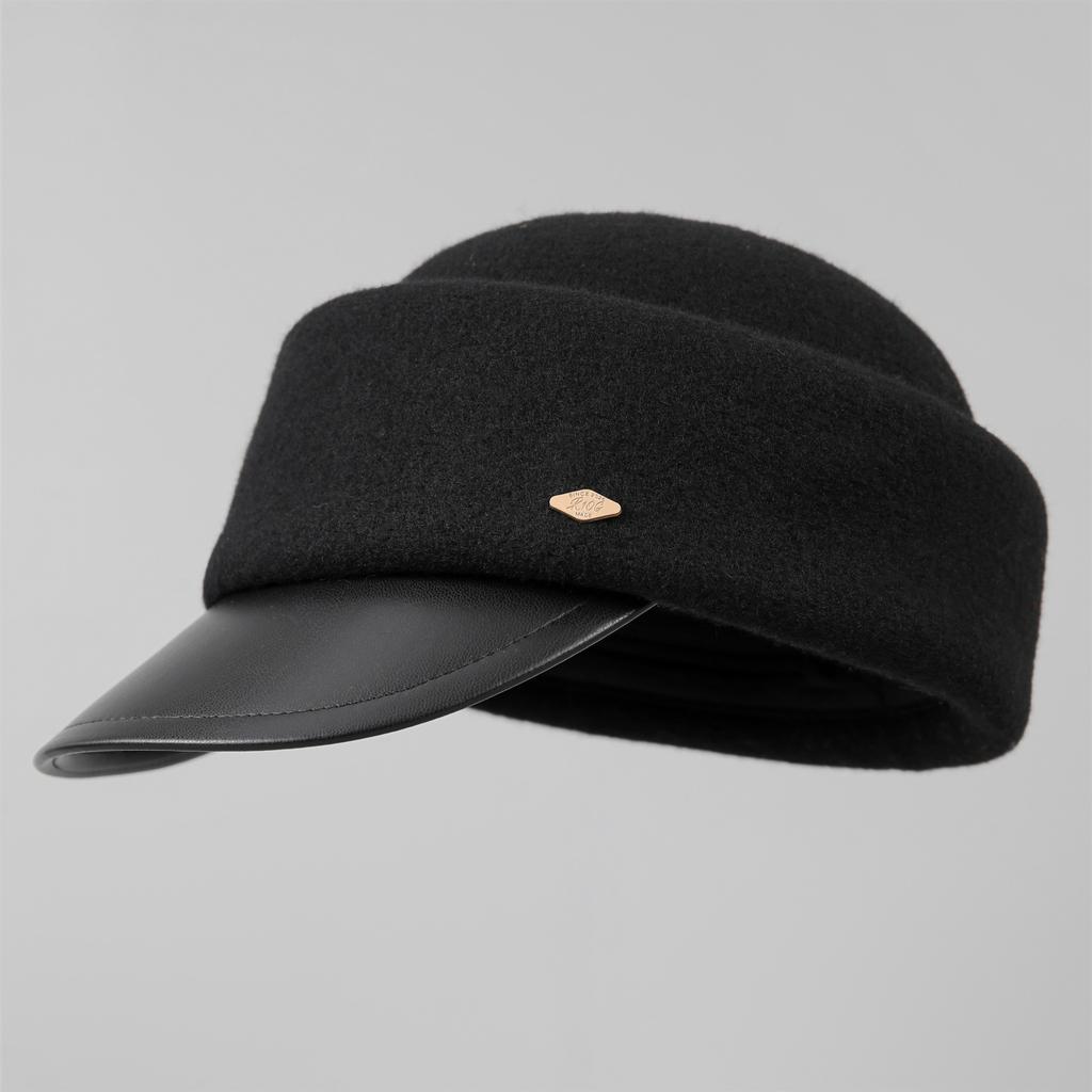 British retro equestrian hat women's autumn and winter versatile face small knitted cap fashionable and elegant temperament top hat