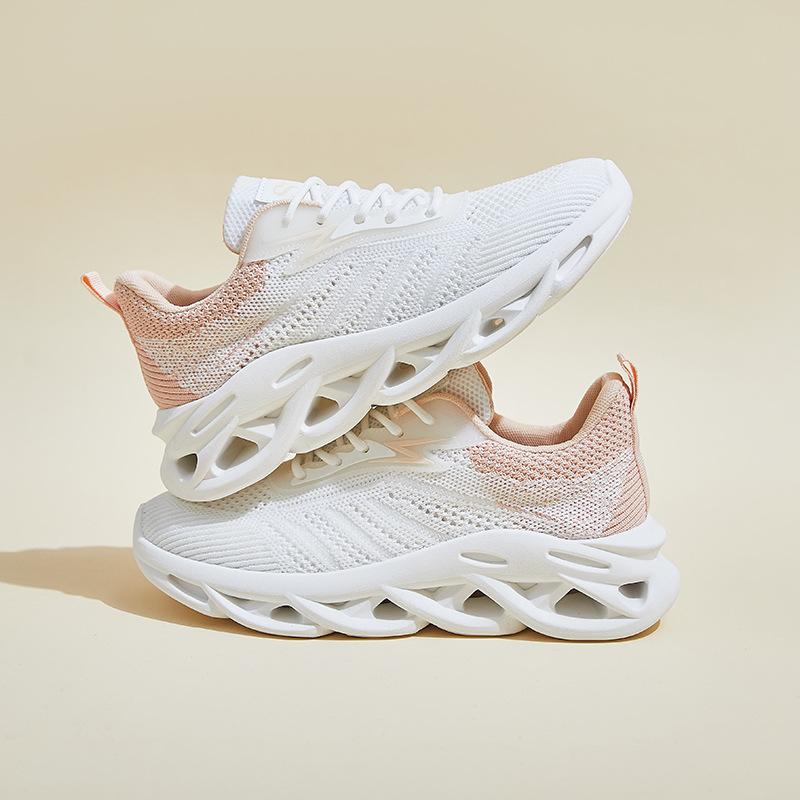 Flying Shoes New Summer Student Sports Shoes Fitness Running Leisure Heightening and Breathable