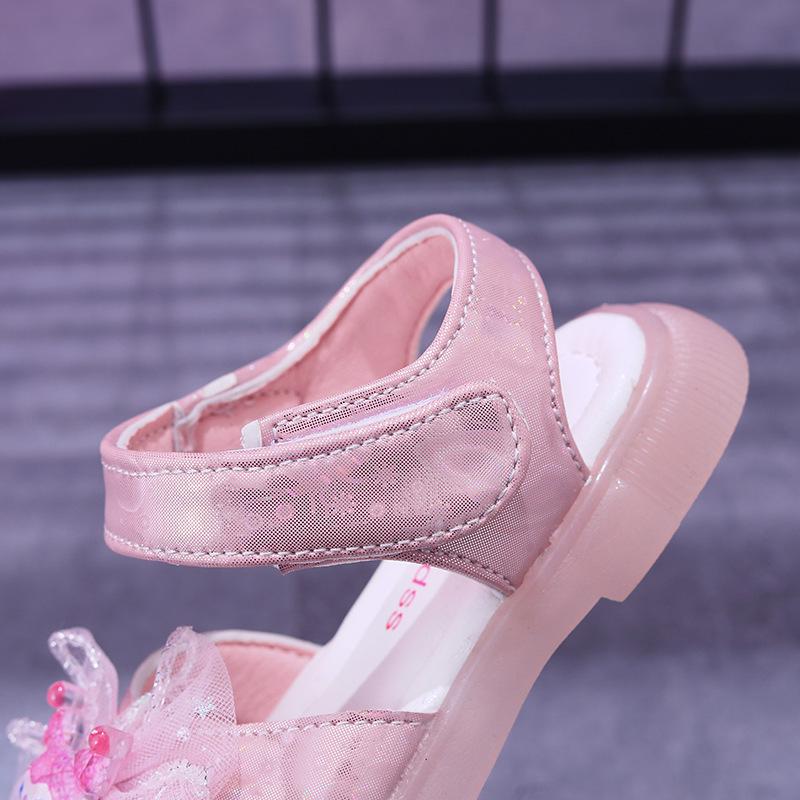 Girls' Light-Up Summer Sandals: Breathable, Non-Slip Toddler Shoes - Cute & Luminous Princess Style.