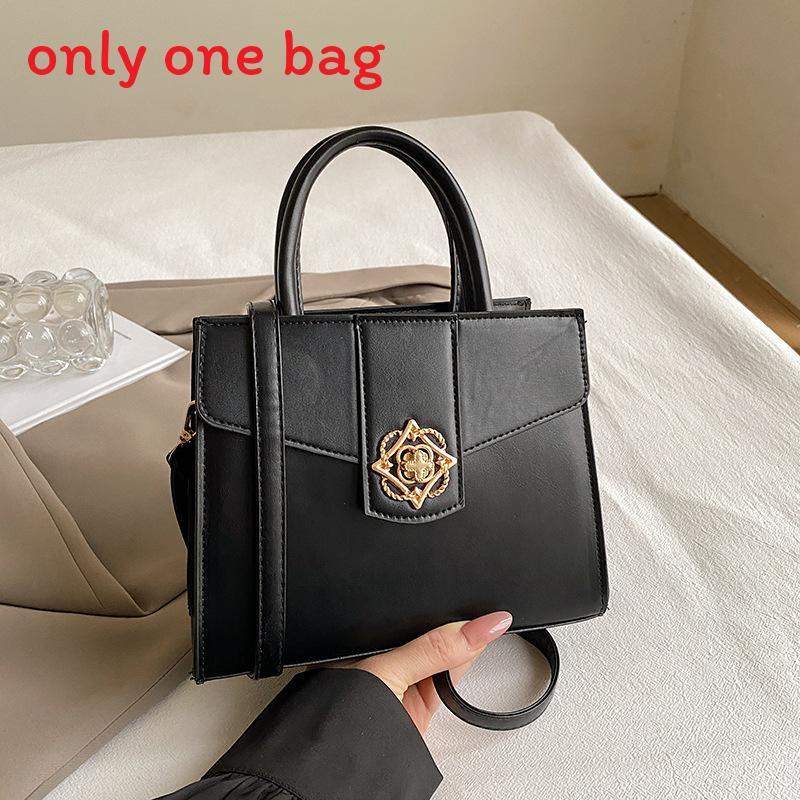 Street Style Pu Small Square Bag With Zipper Closure For Daily Womens Fashion