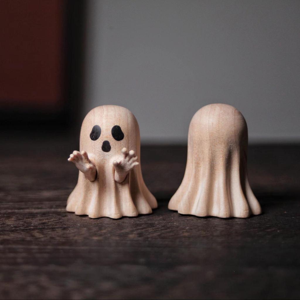 Provocative Cute Ghost Pendant: Middle Finger Desk Decoration & Unique Birthday Gift for Friends