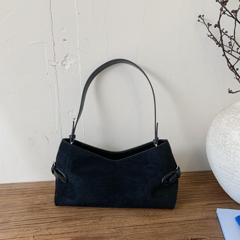 

2025 autumn new Korean ins niche underarm bag simple foreign style trendy one shoulder matte fashion bag handbag чёрный