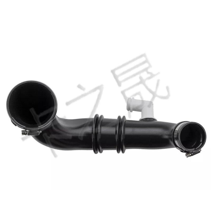 Renault Engine Turbo Intercooler Radiator Pipe (Part No. 8200331958)