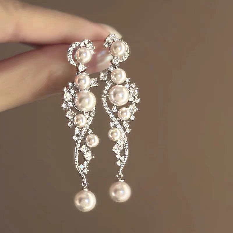 Silver Needle Rhinestone Tassel Earrings - European & American Style Geometric Water Drop Studs, Luxurious & Fashionable Exquisite Accessories.