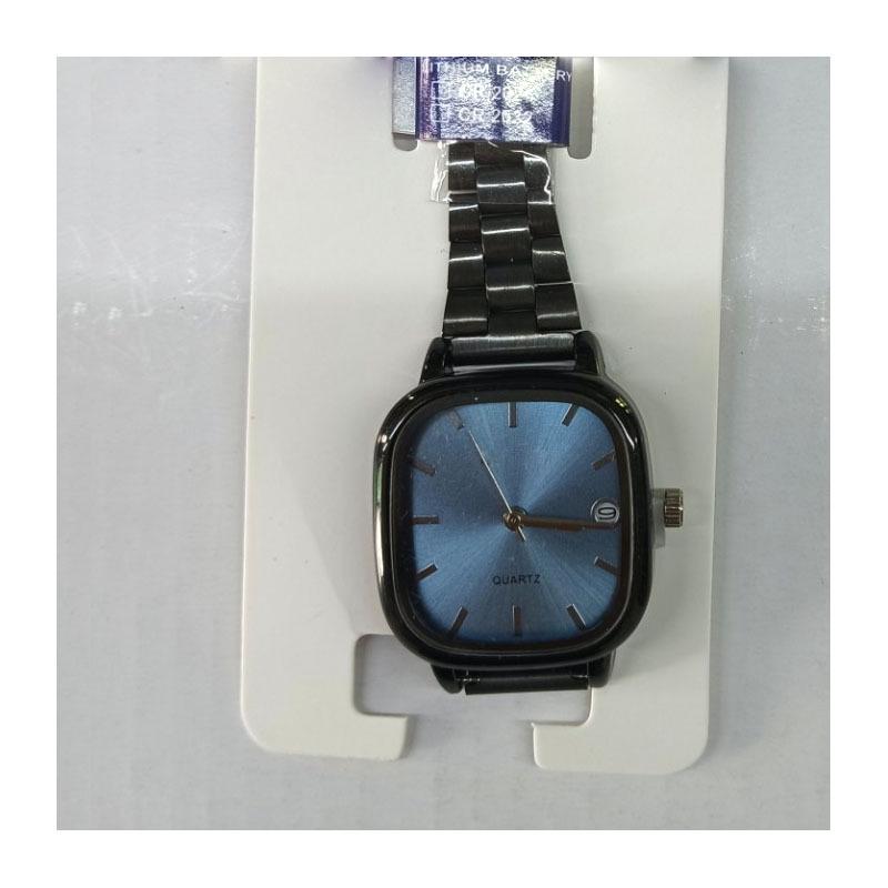 Montre à quartz A130 avec bracelet en acier