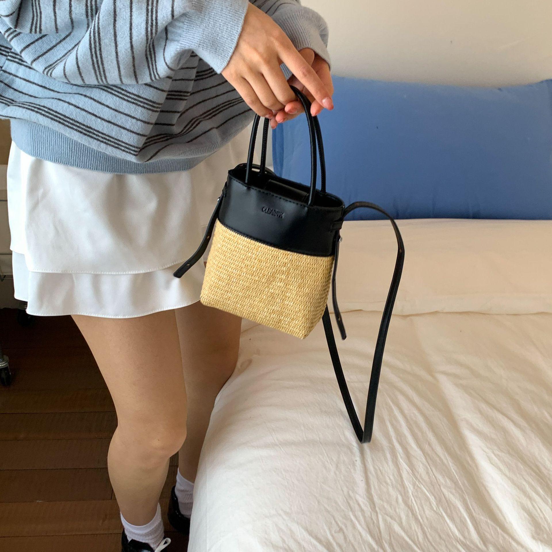 

Летняя соломенная пляжная сумка 2025 новая лоскутная сумка-тоут нишевый дизайн ретро контрастный цвет сумка-ведро сумка-мессенджер