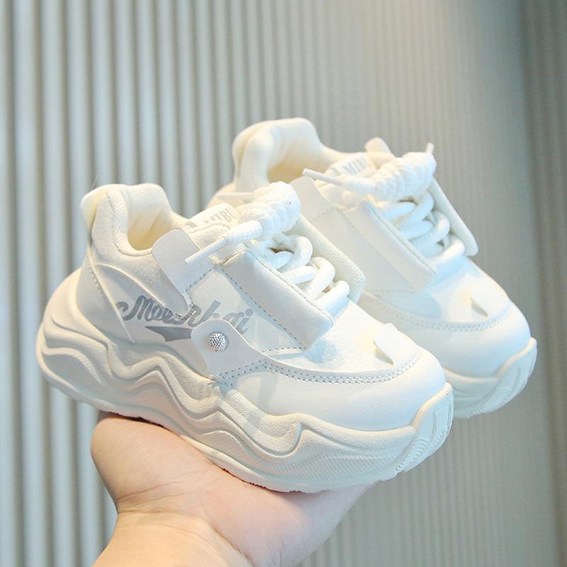 Children's sports shoes 2025 spring and autumn new boys' dad shoes lightweight girls' little white shoes soft-soled baby casual shoes