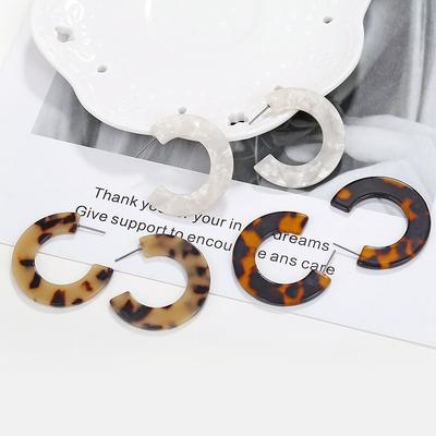 Leopard Print Resin Personalized Earrings with C-shaped Opening, Fashionable and Classic Earrings