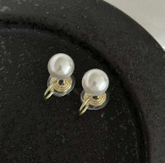 Elegant Retro Pearl Ear Clips: No Piercing, Versatile High-End Earrings for Women 8mm Pearl Mosquito Coil Ear Clip
