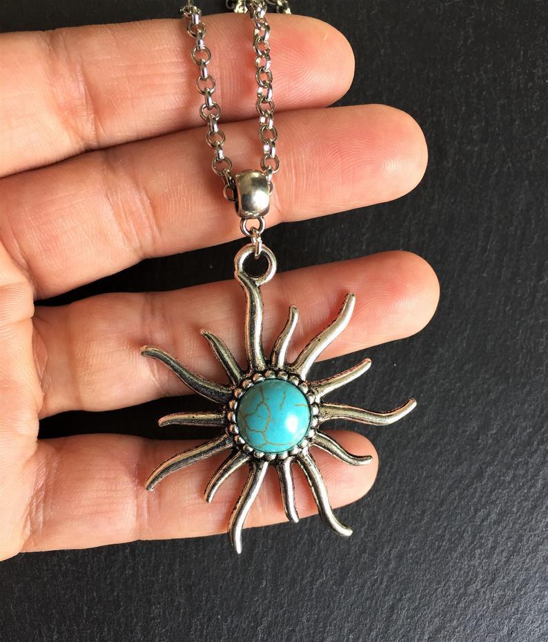 

2021 Fashion Sun Pendant Necklace Sun Flower Crack Turquoise Ornament Necklace Bohemian Zircon Fashion Women s Gift