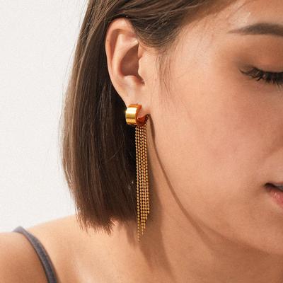 Manchettes d'Oreille Élégantes Européennes et Américaines à Franges en Acier Inoxydable - Or 18 carats, Clous de Mode Haut de Gamme Anti-Décoloration pour Femmes