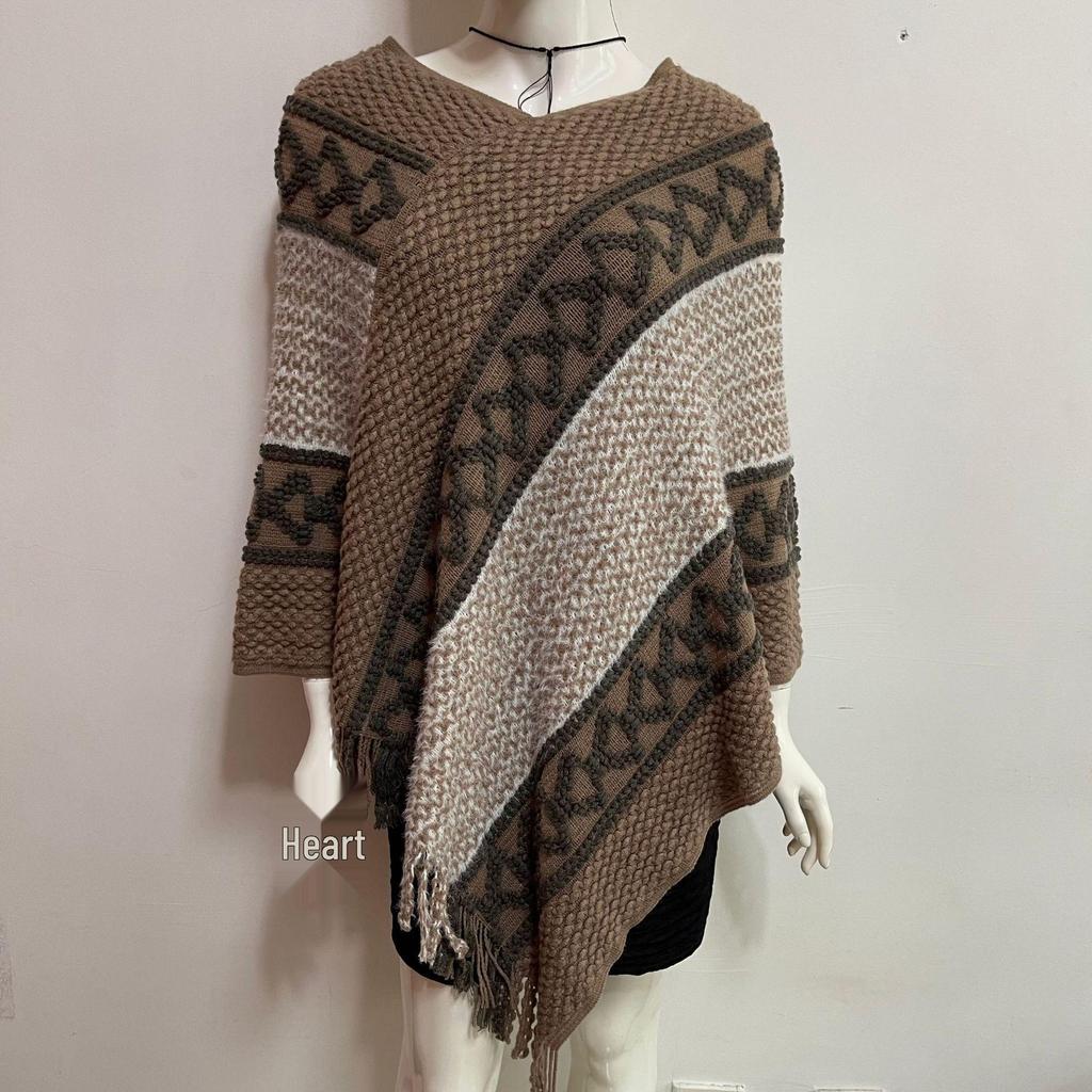 2022 Autumn/Winter Women's V-Neck Rainbow Tassel Cape Sweater