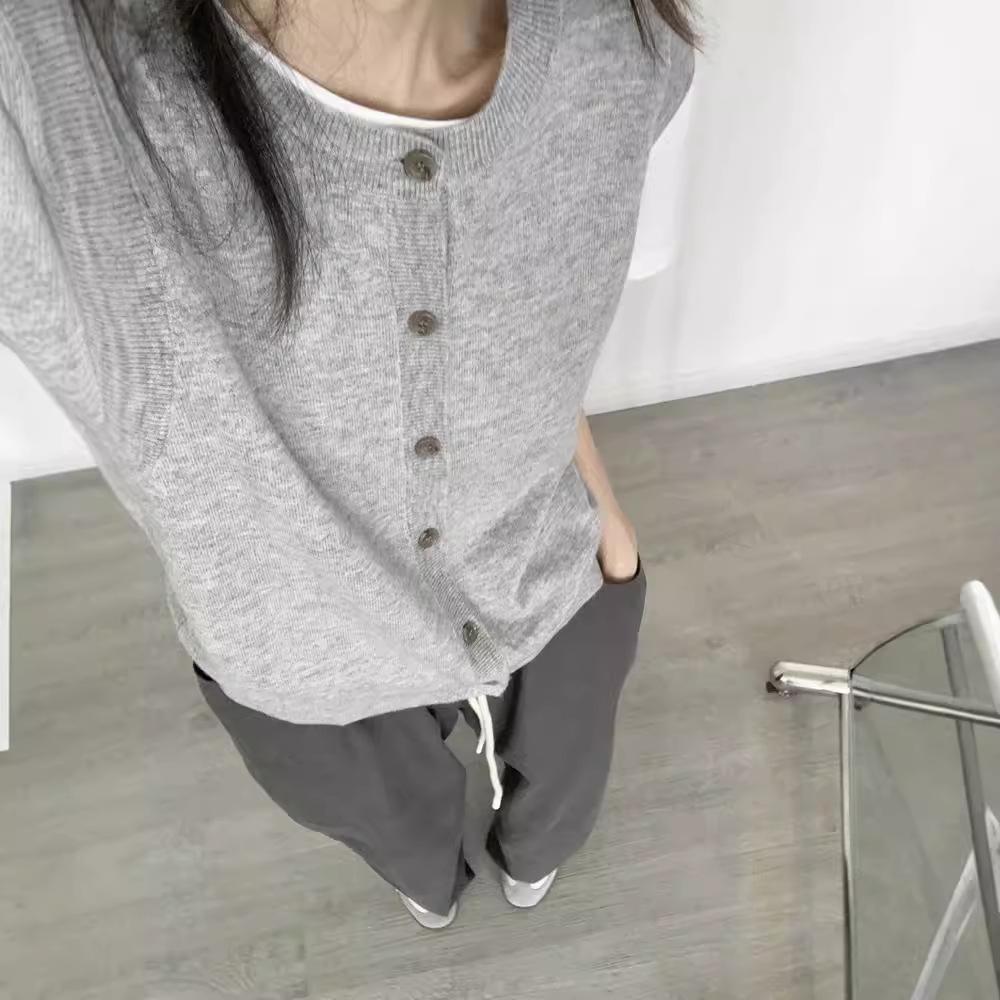 Damen Graue Minimalistische Lagenwolle Strickweste - Frühjahr 2024 Kollektion