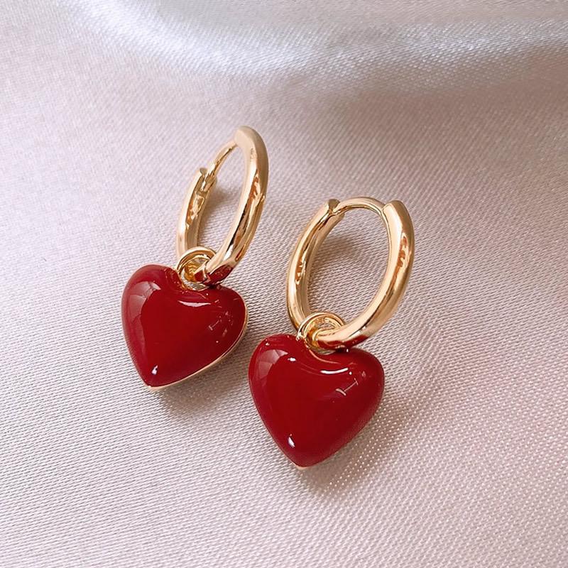 High-End Niche French Red Heart Earrings: Versatile Autumn/Winter Fashionable Women s Ear Cuffs