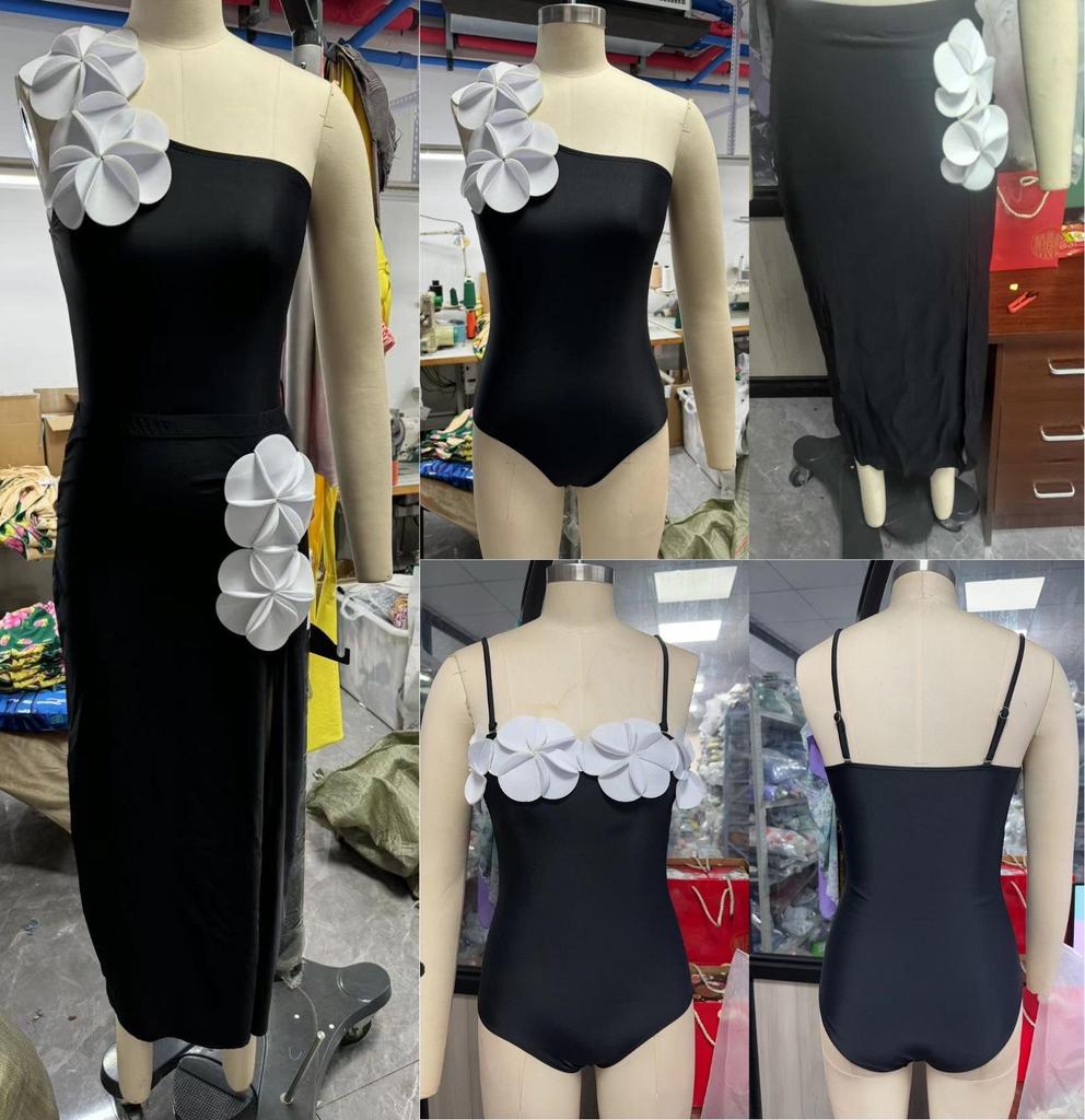 2024 Stylish Black & White 3D Floral Bandeau One-Piece Swimsuit for Women