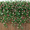 Hochwertige künstliche Rosenranke für florale Wanddekoration